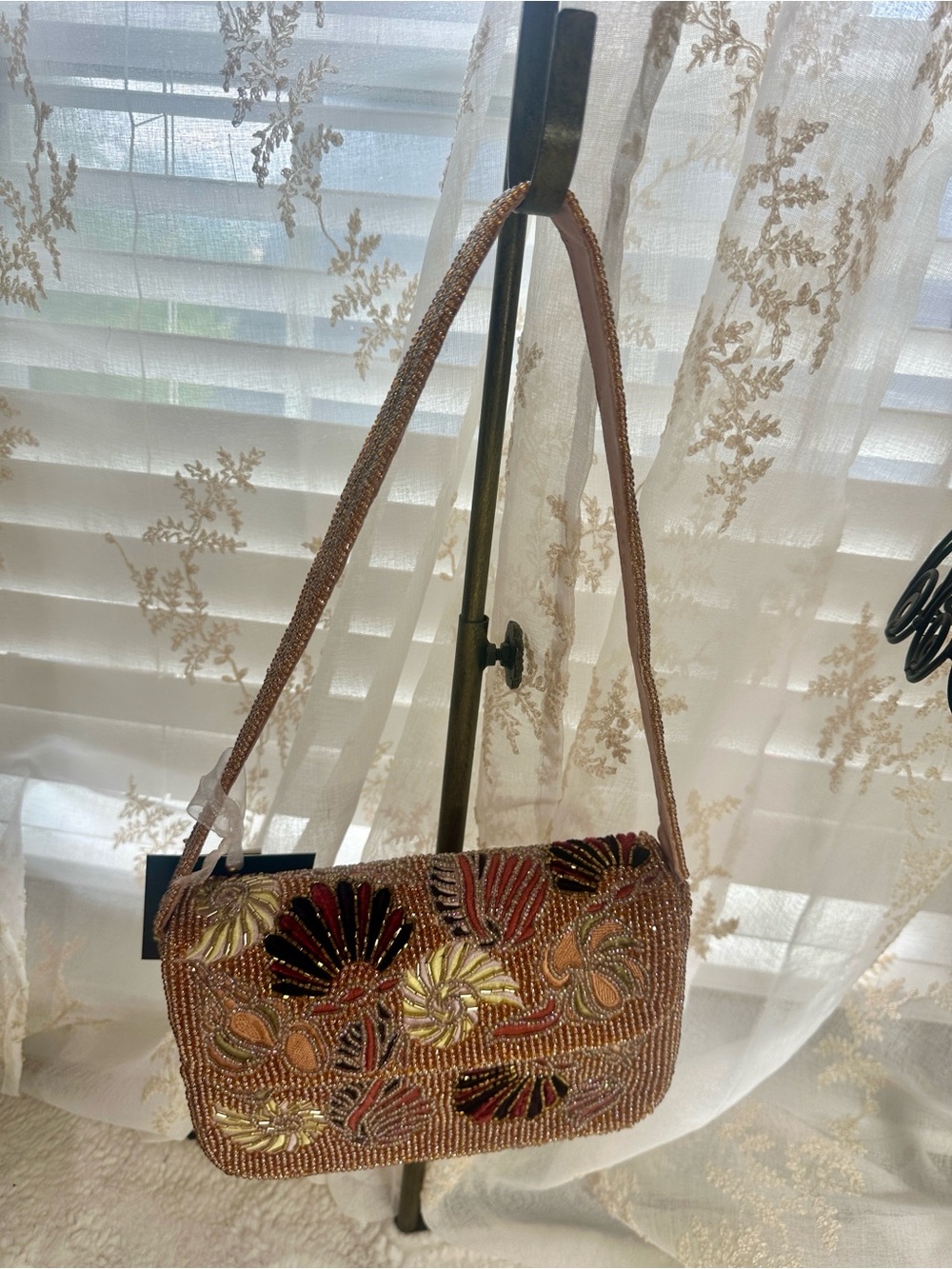 From India to you beaded shell 🐚 shoulder bag